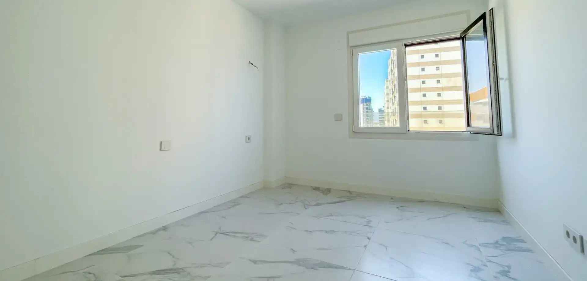 Habitación de Apartamento en venta en Torrevieja con Calefacción, Jardín privado y Terraza