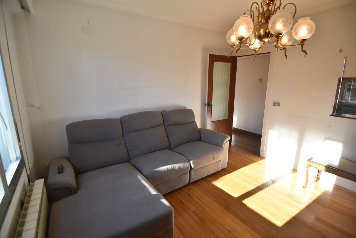 Living room of Flat for sale in Eibar  with Heating, Furnished and Balcony
