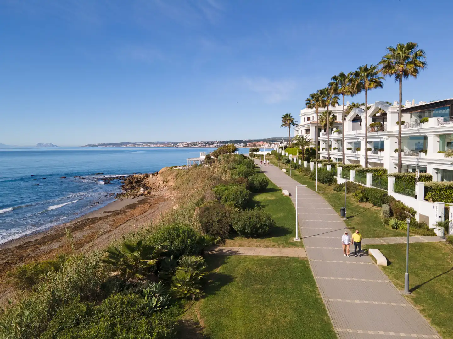 Vista exterior de Planta baja en venta en Estepona con Aire acondicionado, Terraza y Trastero