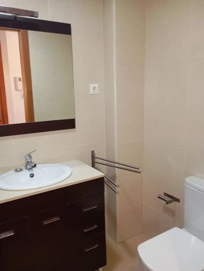 Badezimmer von Wohnung zur Miete in Barcelona mit Heizung, Parkett und Möbliert