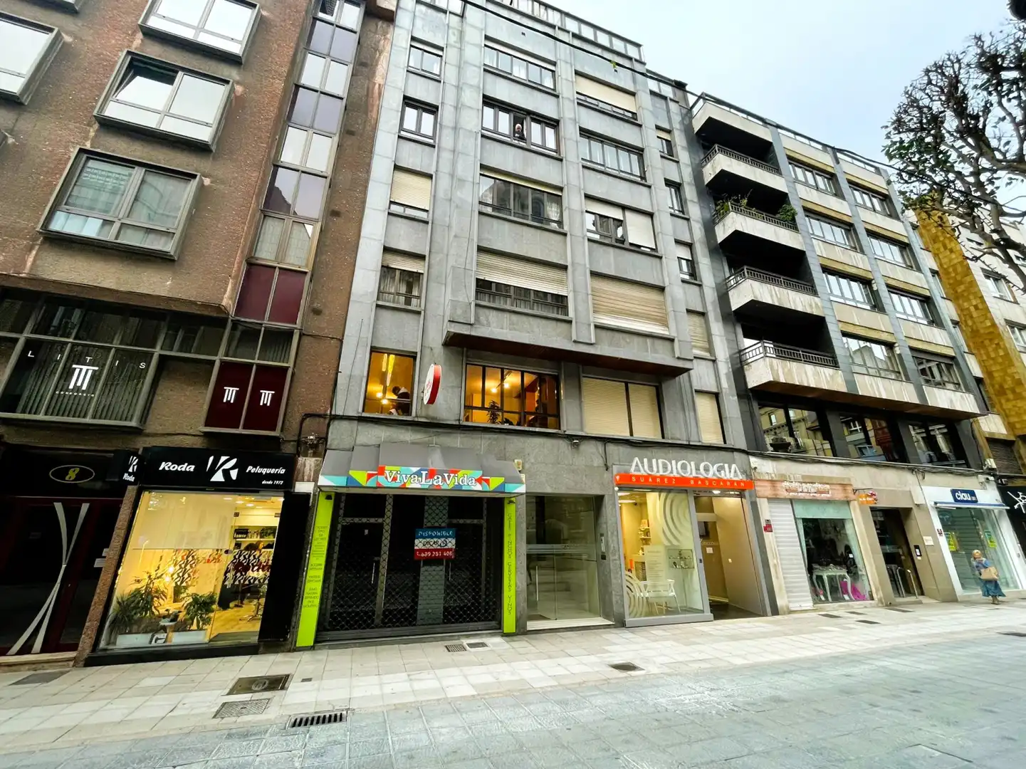Vista exterior de Local de alquiler en Oviedo 