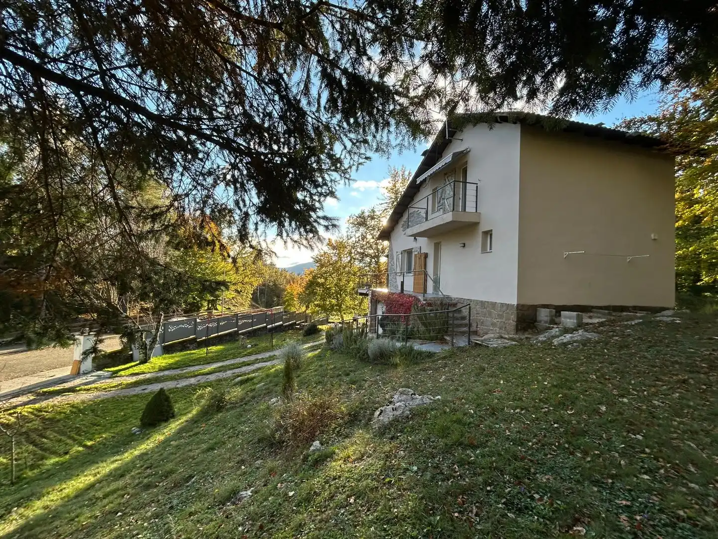 Vista exterior de Casa o xalet en venda en Camprodon amb Jardí privat, Terrassa i Moblat