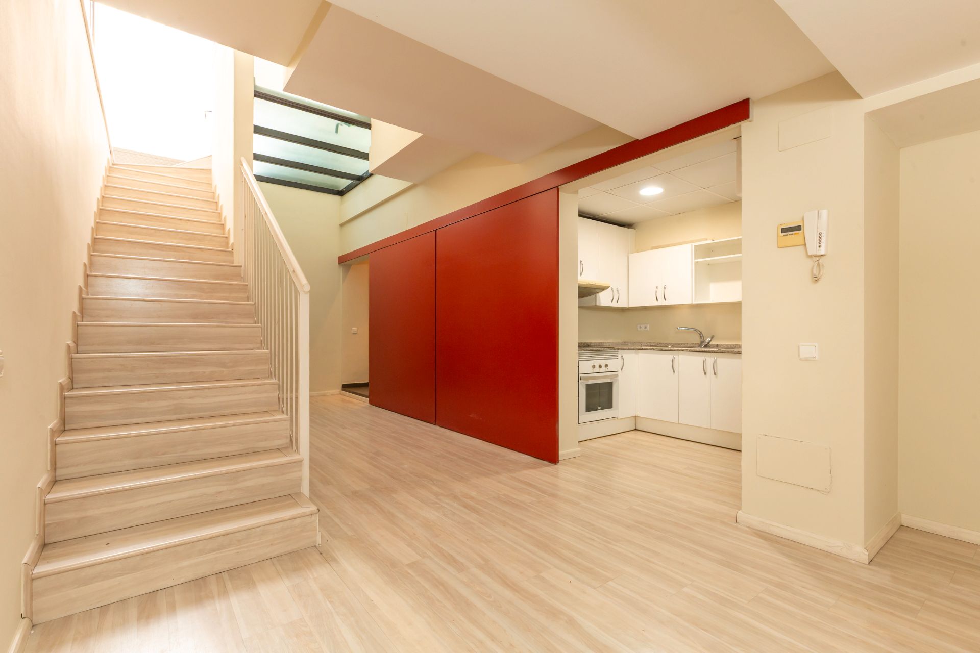 Premises for sale in L'Hospitalet de Llobregat  with Air Conditioner, Heating and Parquet flooring