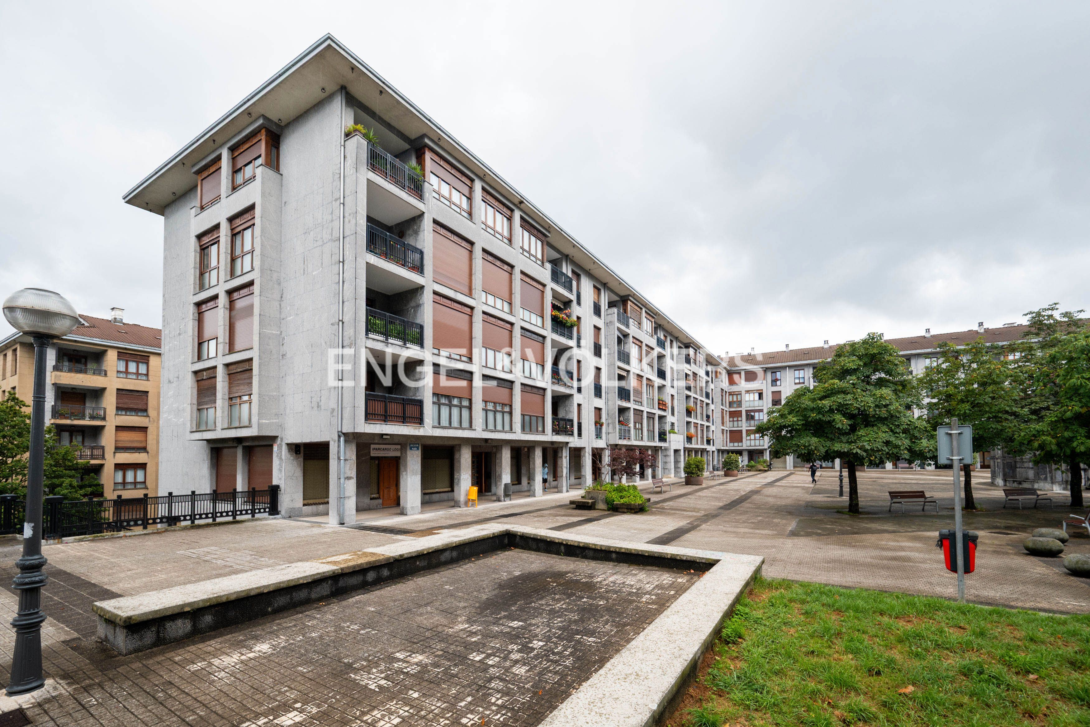 Vista exterior de Apartamento en venta en Irun  con Calefacción, Terraza y Trastero