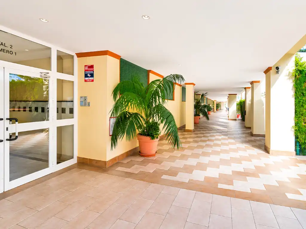 Flat for sale in Fuengirola  with Air Conditioner, Terrace and Swimming Pool