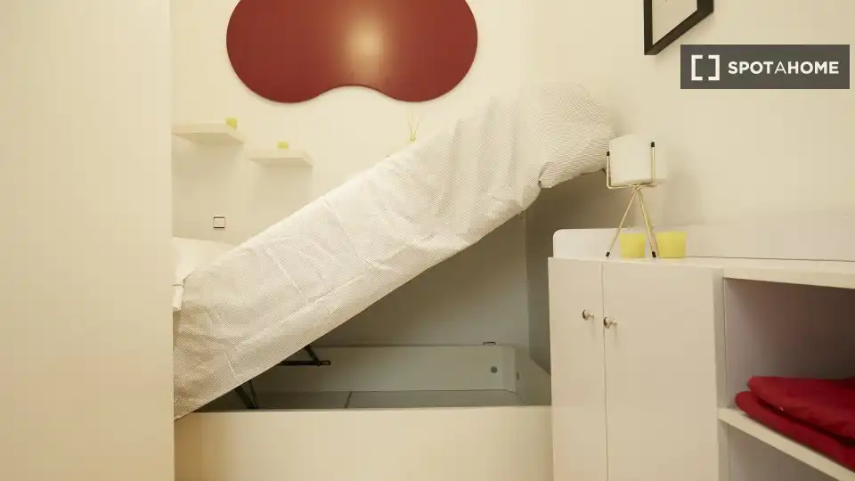 Habitación de Piso de alquiler en Madrid con Aire acondicionado, Calefacción y Amueblado