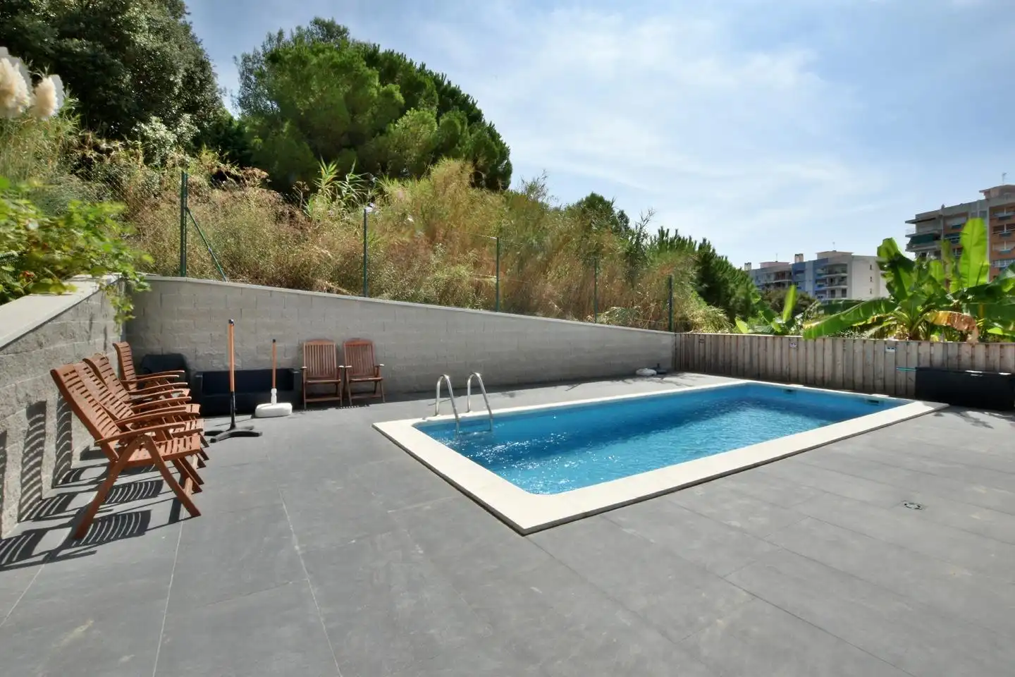 Piscina de Casa o chalet en venta en Calella con Aire acondicionado, Calefacción y Jardín privado