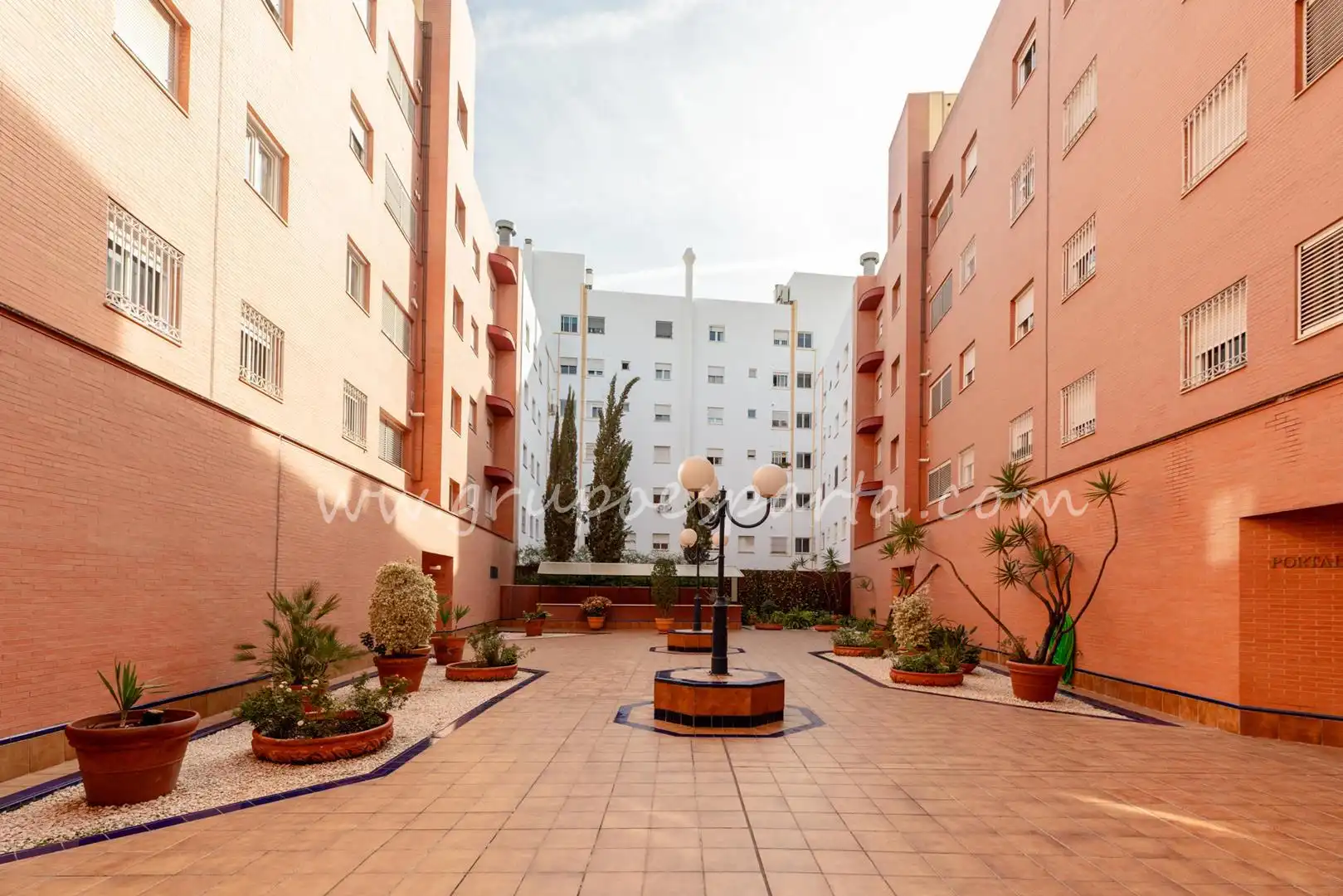 Exterior view of Flat for sale in Sevilla  with Air Conditioner and Terrace