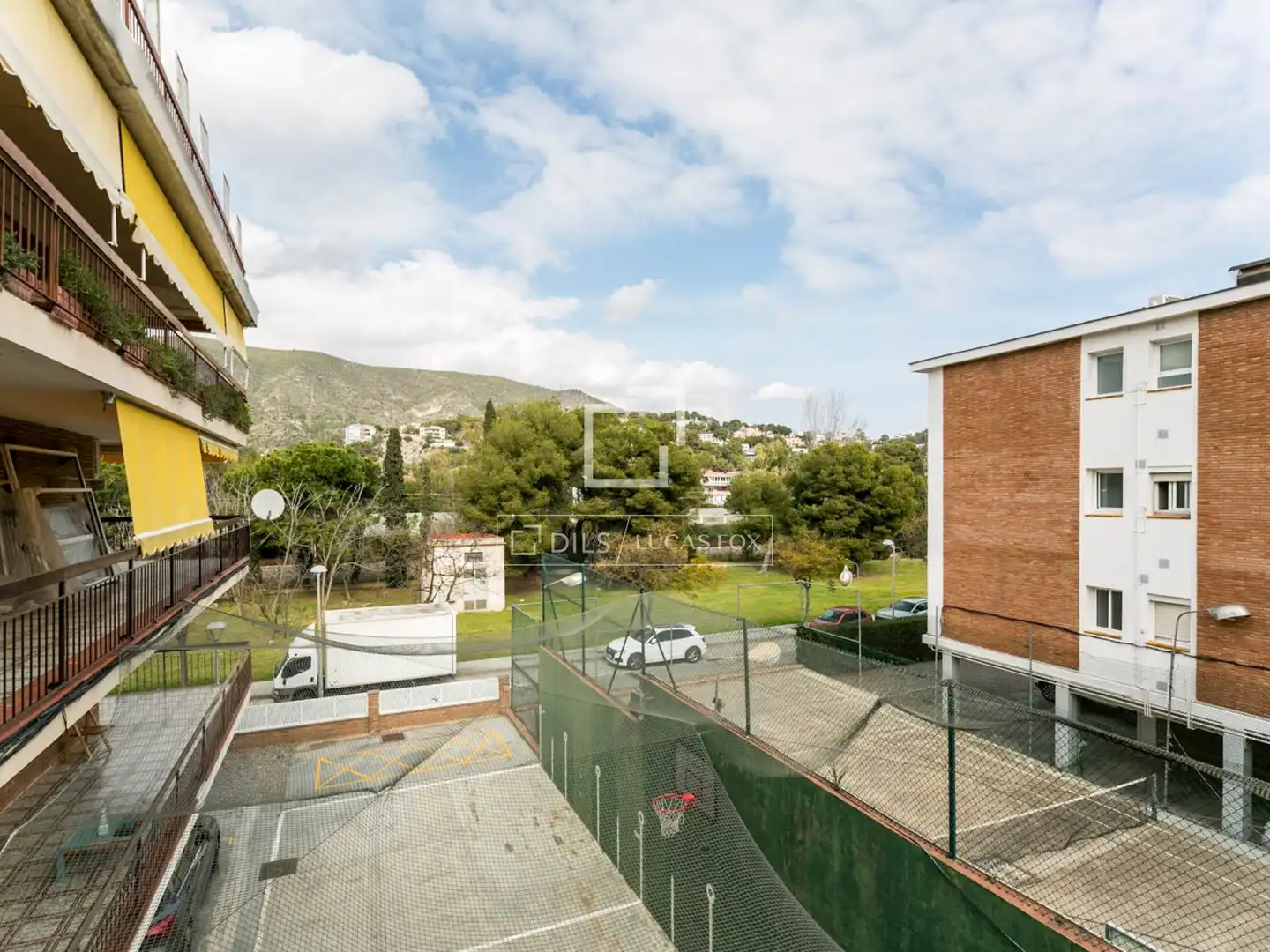 Außenansicht von Wohnung zum Verkauf in Castelldefels mit Heizung, Privatgarten und Terrasse