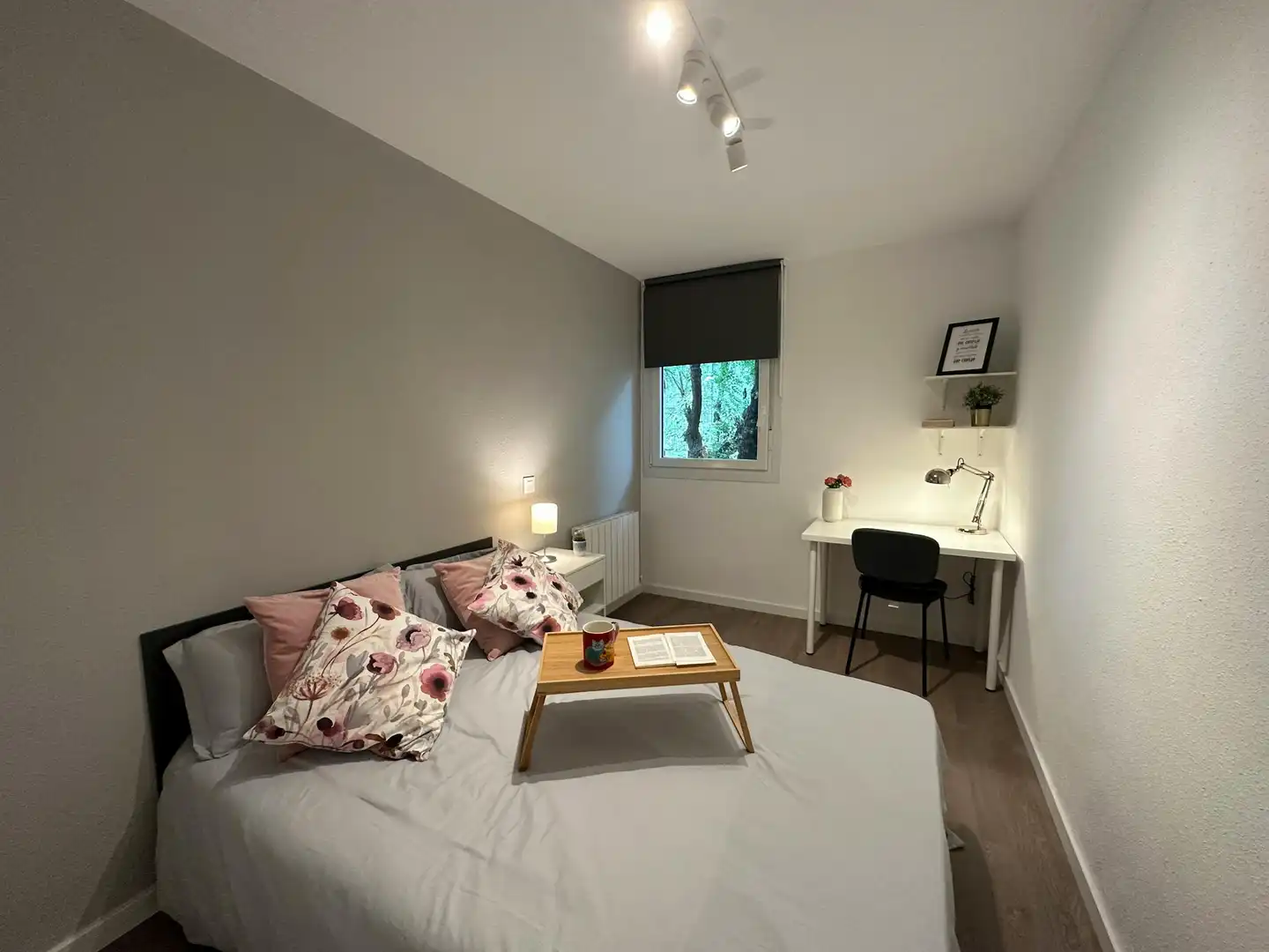 Schlafzimmer von Wohnung zur Miete in Madrid mit Heizung, Möbliert und Waschmaschine