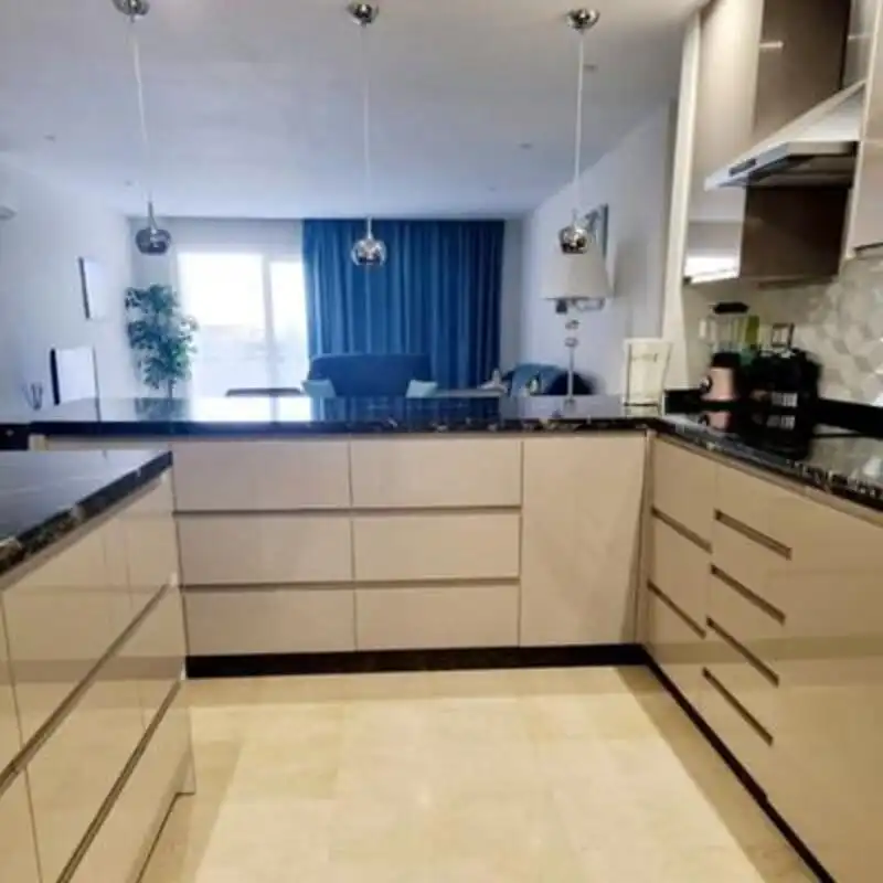 Cocina de Apartamento de alquiler en Estepona con Aire acondicionado, Calefacción y Terraza