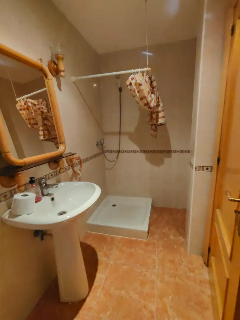 Baño de Casa adosada en venta en Casas de Juan Núñez