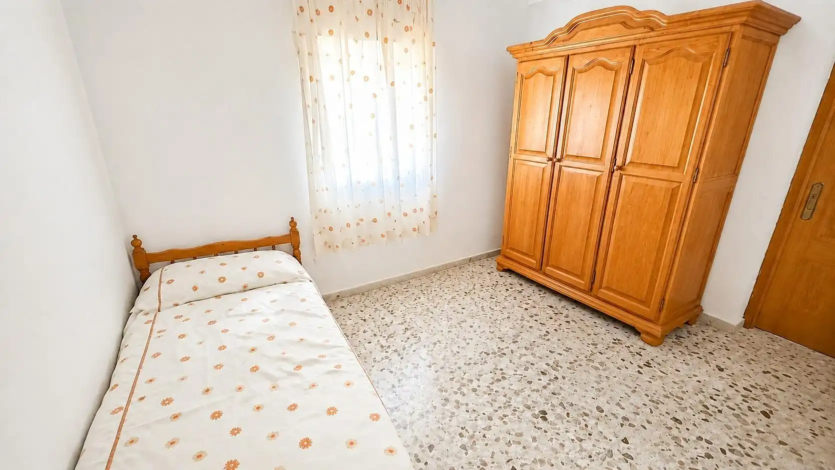 Habitación de Casa o chalet en venta en Chiclana de la Frontera con Jardín privado, Terraza y Trastero