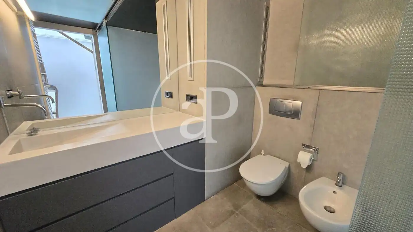 Baño de Piso de alquiler en Valencia con Aire acondicionado, Calefacción y Terraza