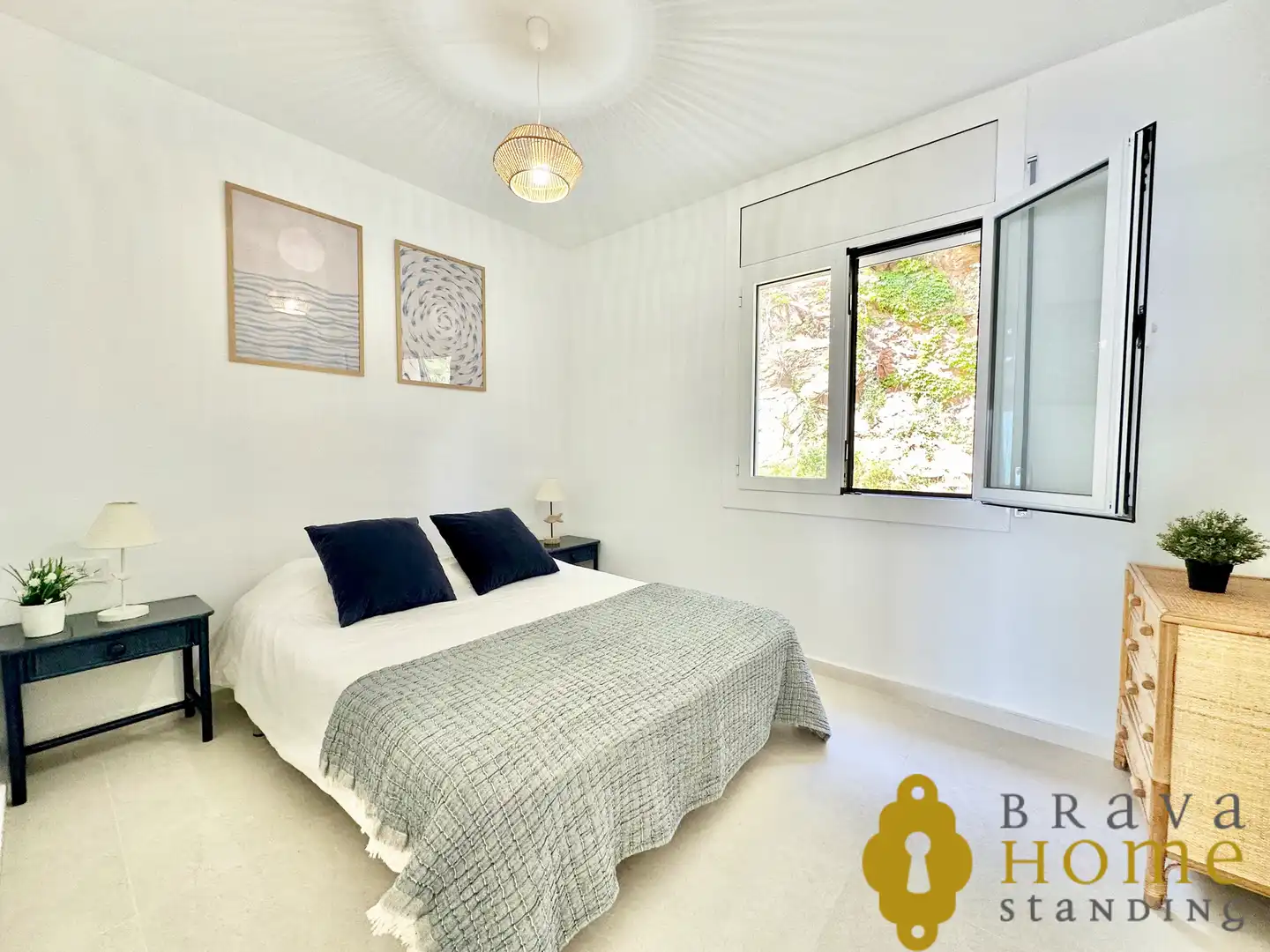Schlafzimmer von Wohnung zum Verkauf in Roses mit Klimaanlage, Terrasse und Möbliert