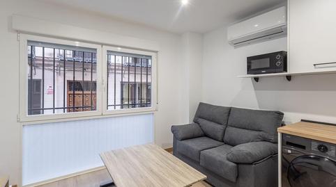 Foto 2 de Piso de alquiler en  Santa Lucia, Centro - Sagrario,  Granada Capital