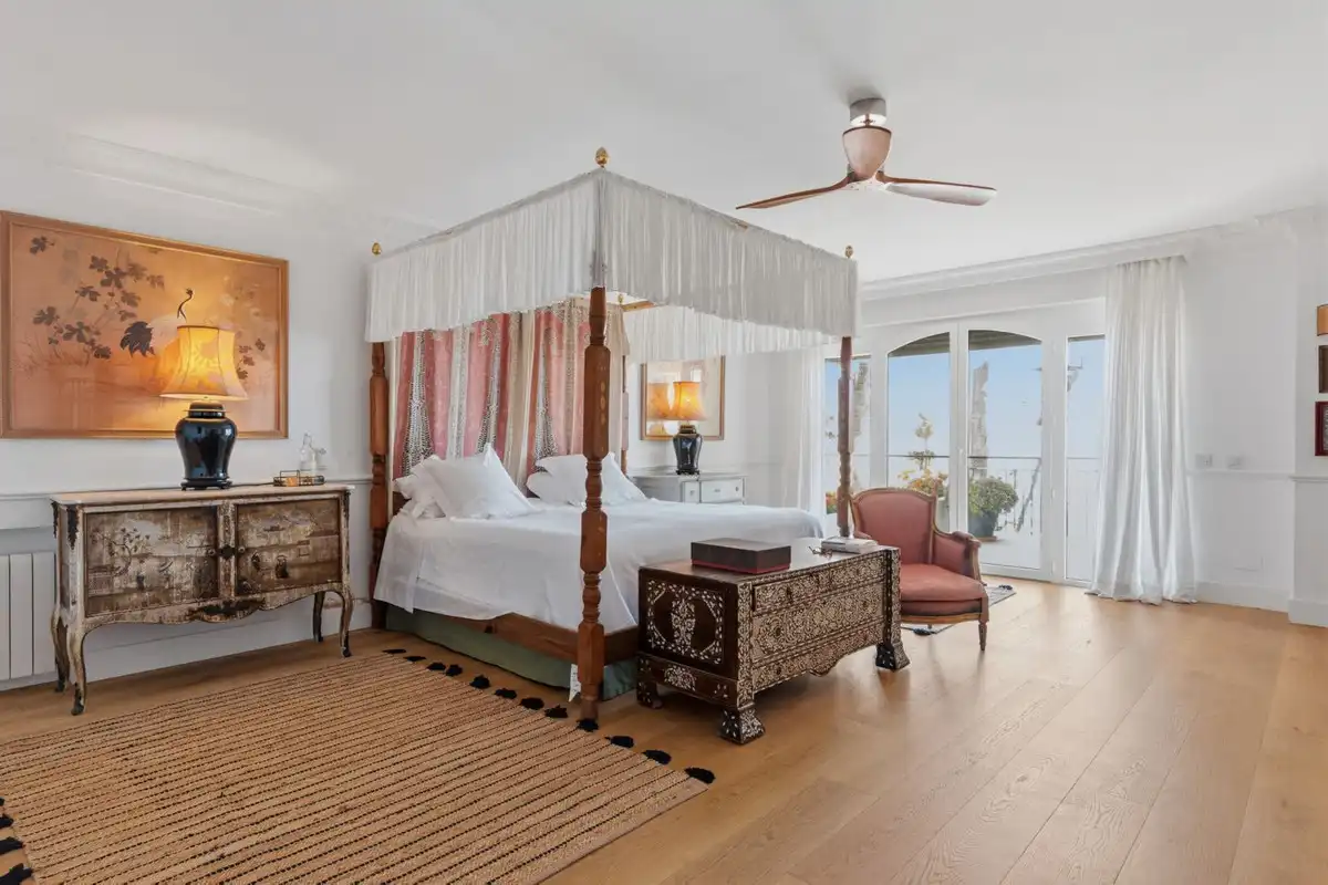 Dormitori de Casa o xalet de lloguer en Estepona amb Aire condicionat, Jardí privat i Terrassa