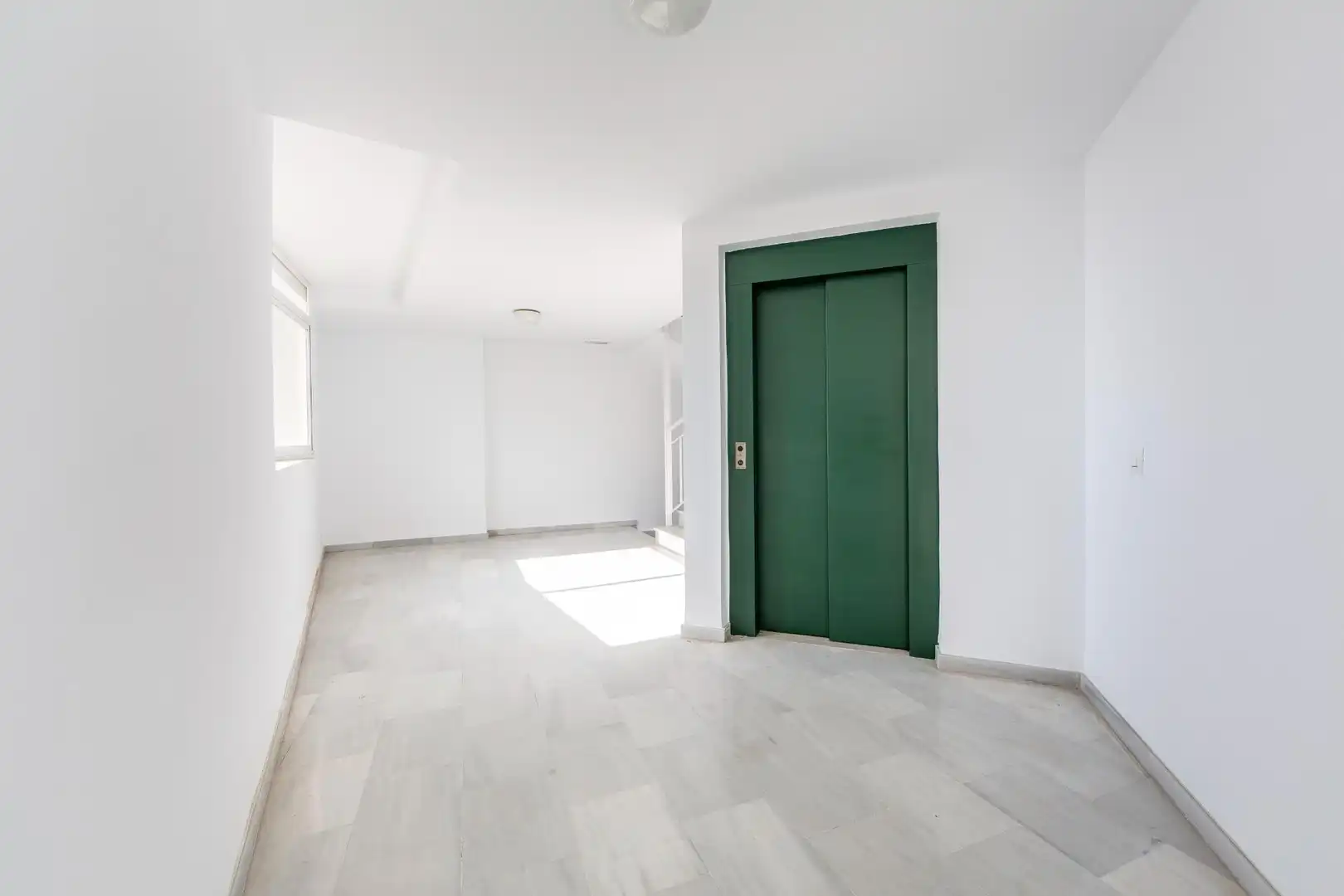 Büro zur Miete in Vícar