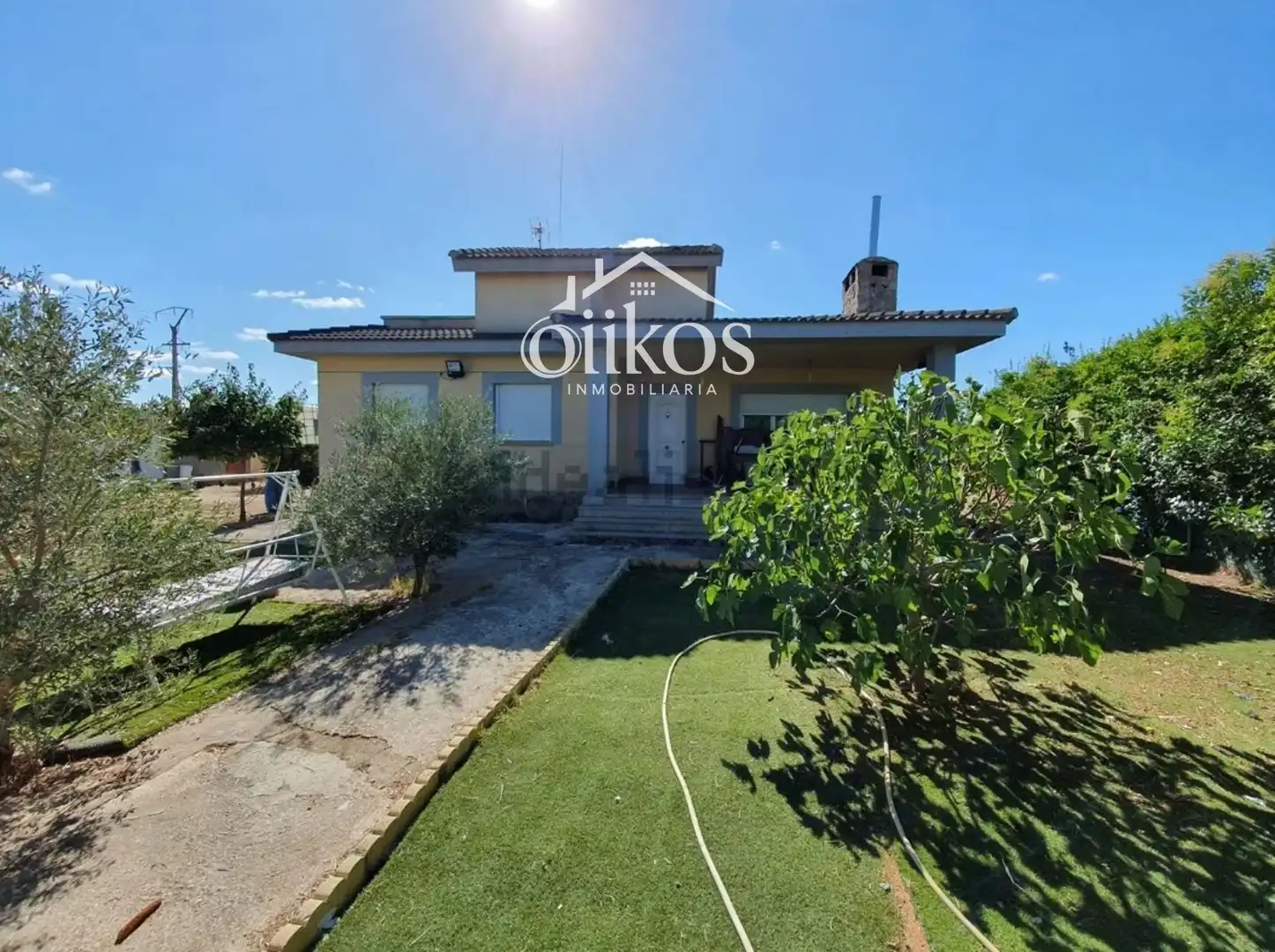 Exterior view of Houses for sale in Calvarrasa de Arriba