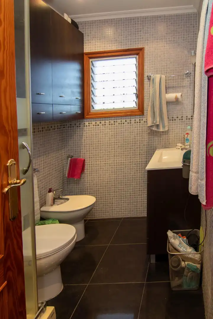 Bany de Casa o xalet en venda en Almudaina amb Aire condicionat, Piscina i Moblat