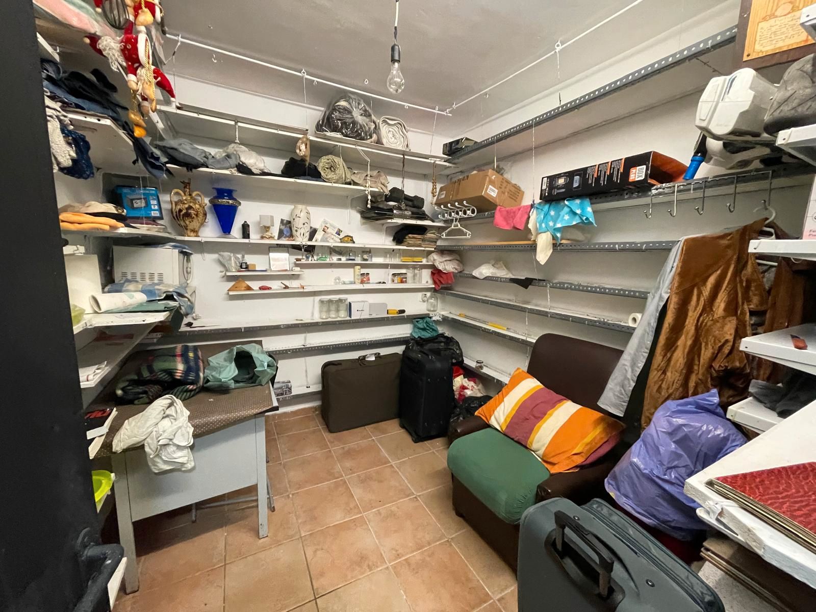 Box room for sale in Badalona