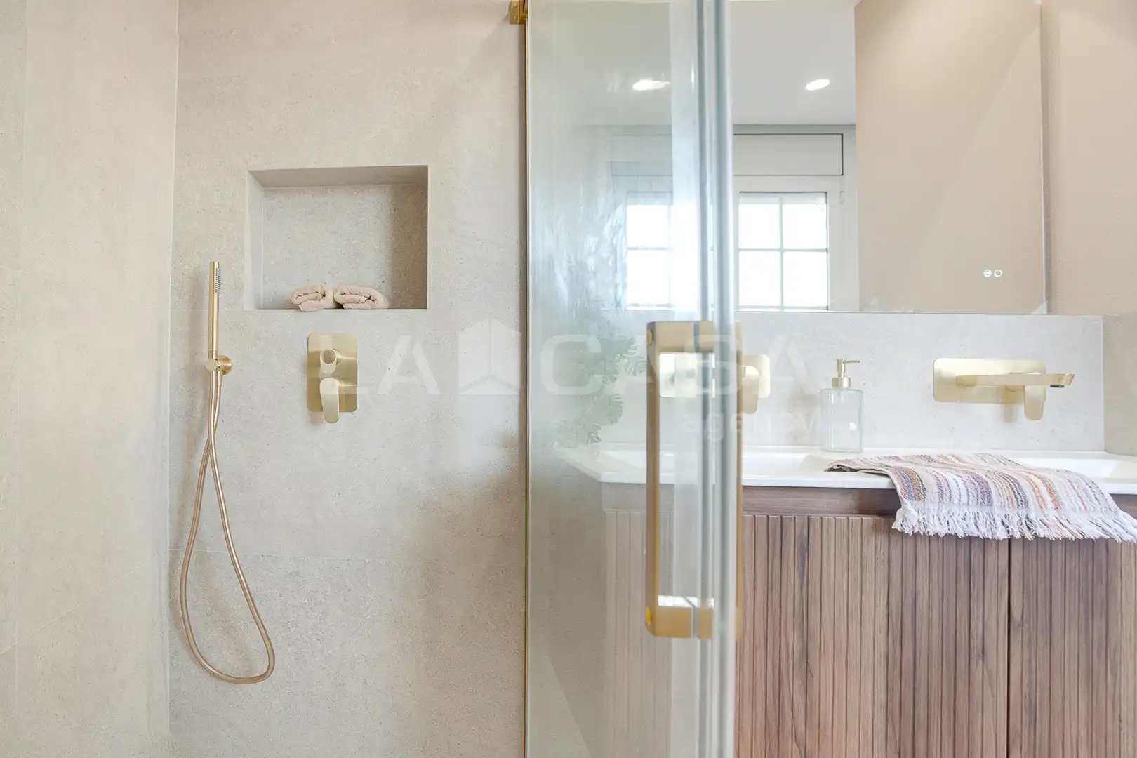 Baño de Ático en venta en Granollers con Calefacción y Terraza