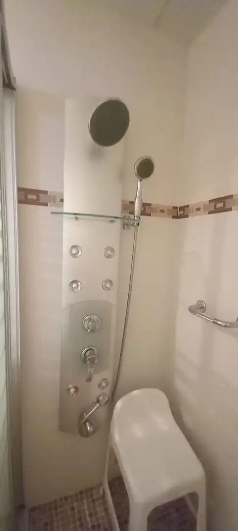 Baño de Piso de alquiler en Rubí con Aire acondicionado, Terraza y Amueblado