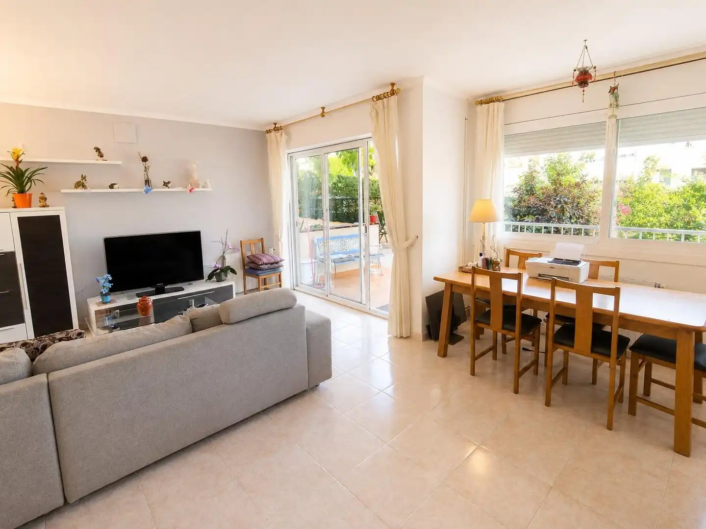 Sala de estar de Casa adosada en venta en Salou