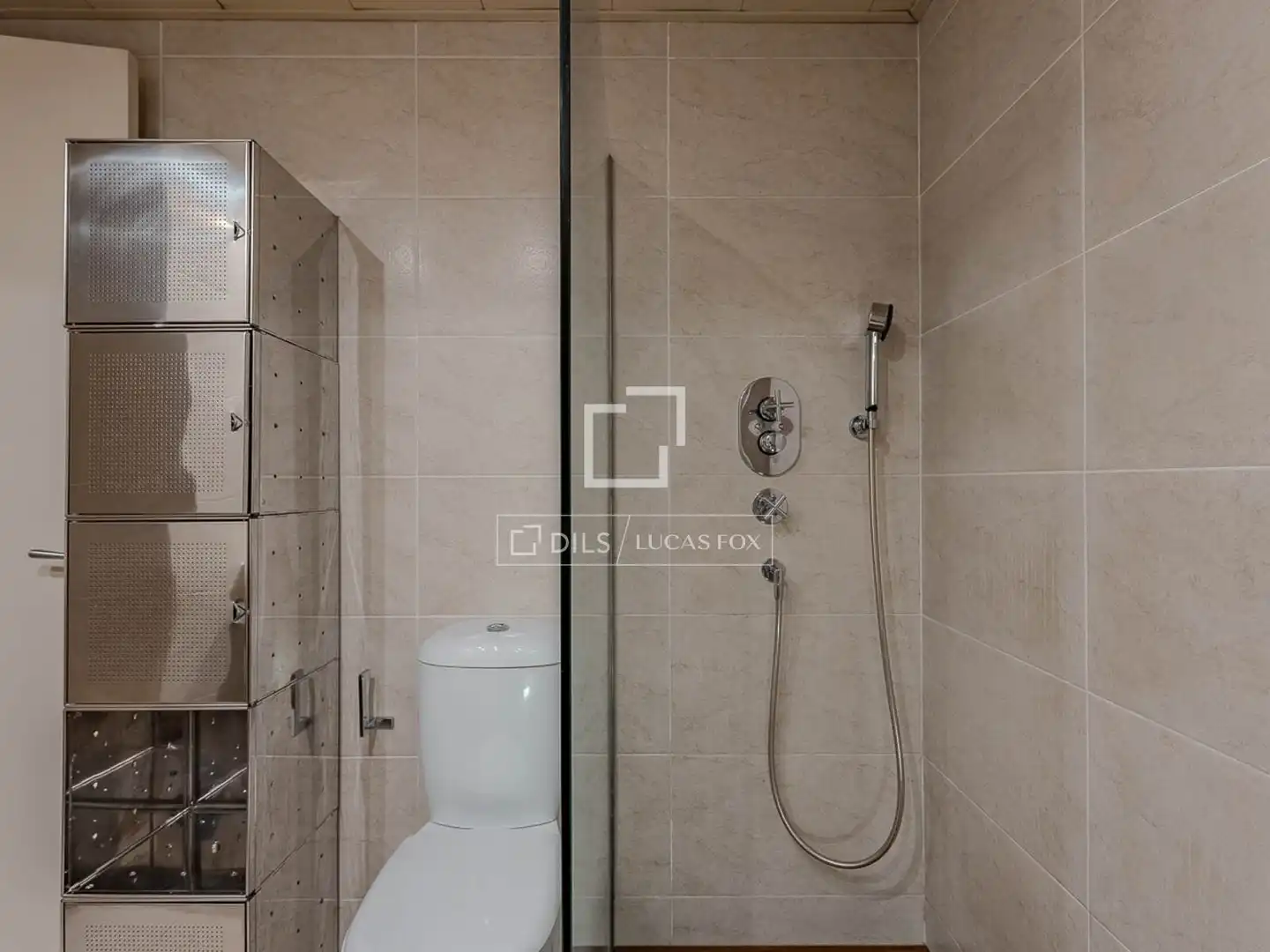 Baño de Piso de alquiler en Barcelona con Aire acondicionado, Calefacción y Parquet