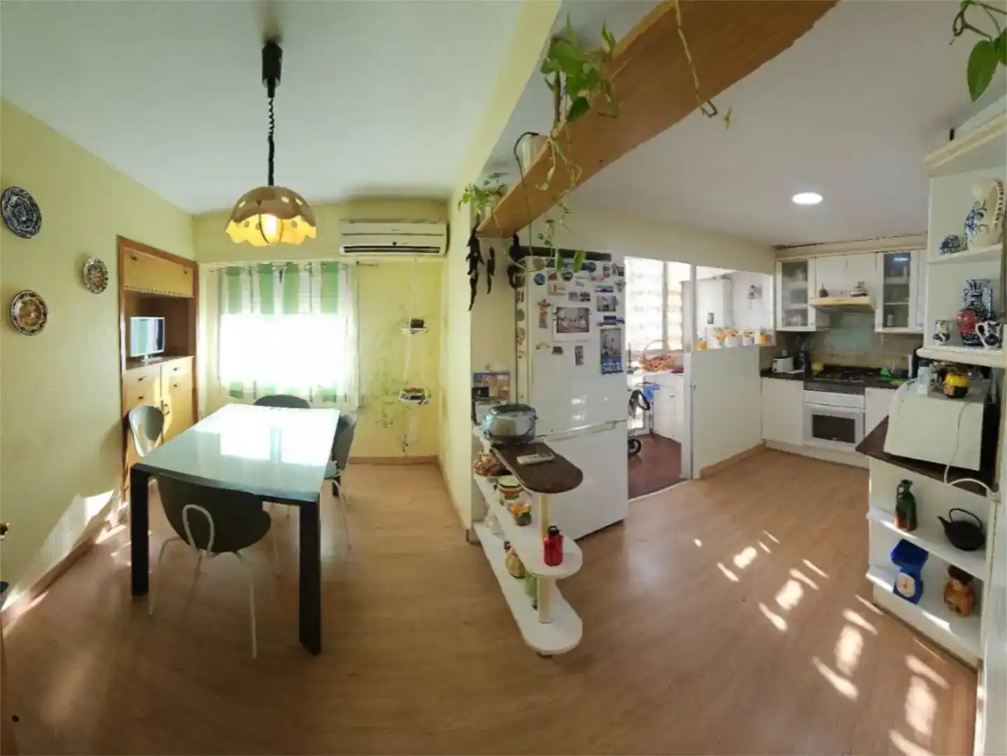 Küche von Wohnung zum Verkauf in  Valencia Capital mit Klimaanlage und Balkon