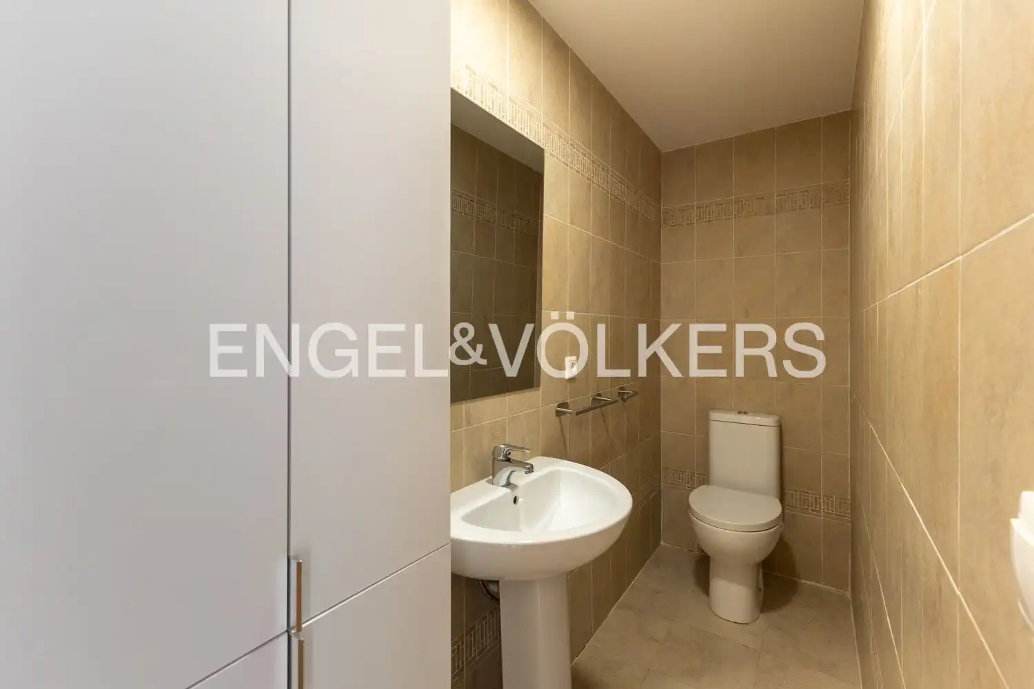 Baño de Ático de alquiler en Rafelbuñol / Rafelbunyol con Aire acondicionado, Calefacción y Jardín privado