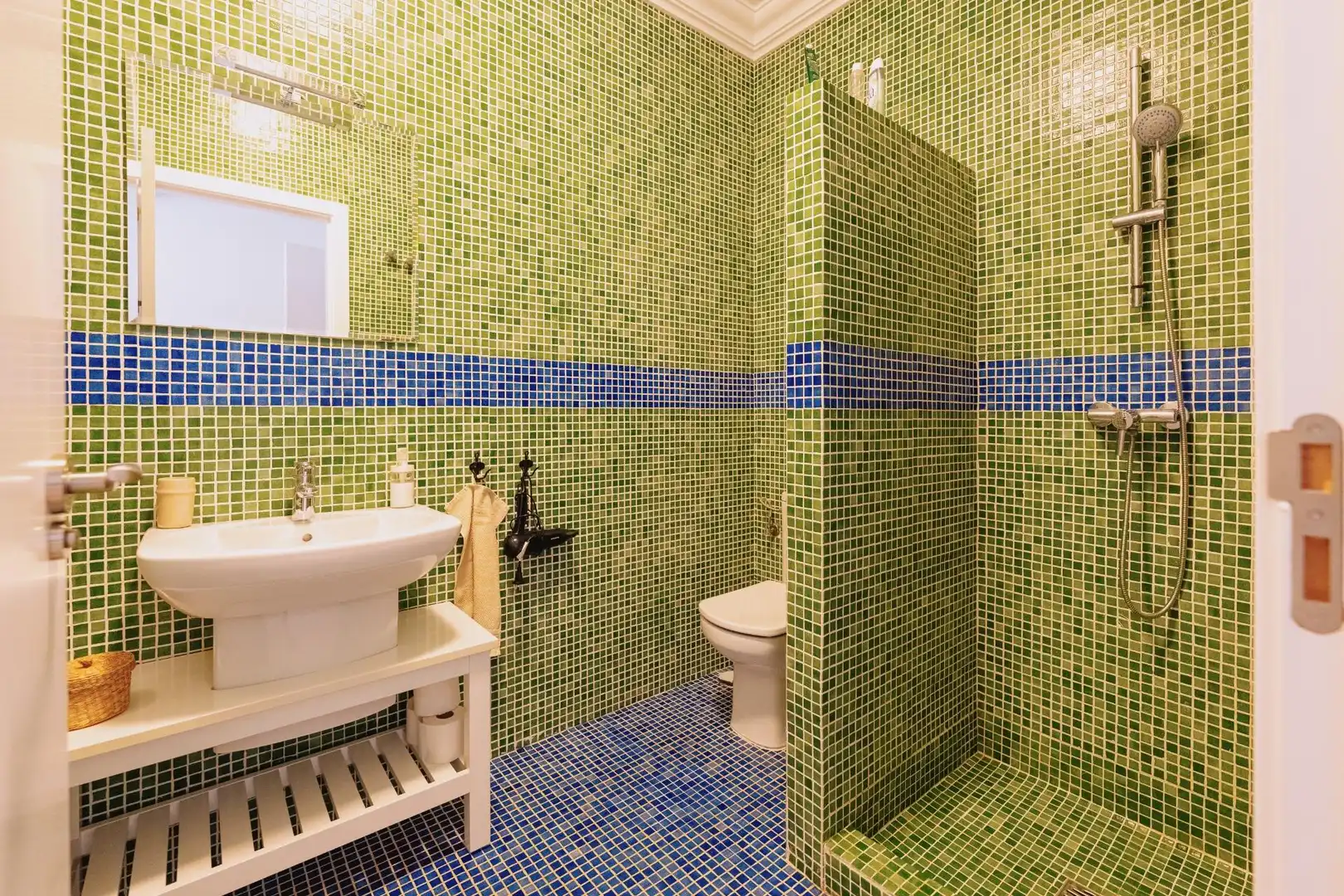 Baño de Finca rústica en venta en Setenil de las Bodegas