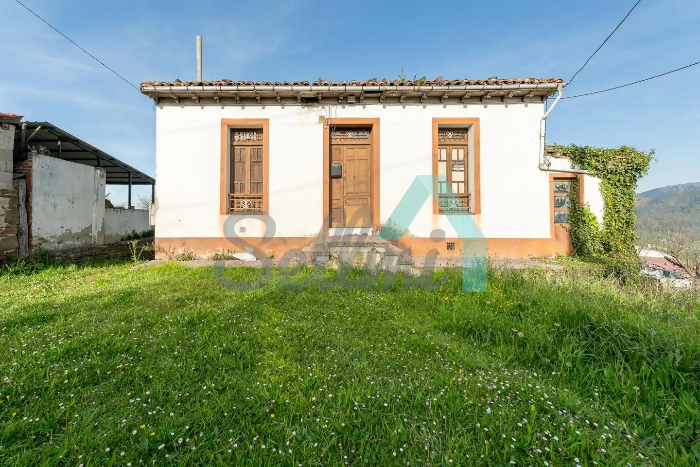 Vista exterior de Casa o xalet en venda en Langreo amb Jardí privat i Parquet