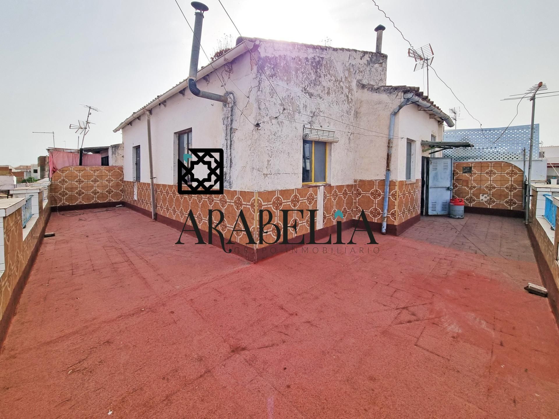 Vista exterior de Casa o xalet en venda en  Córdoba Capital amb Terrassa, Traster i Balcó
