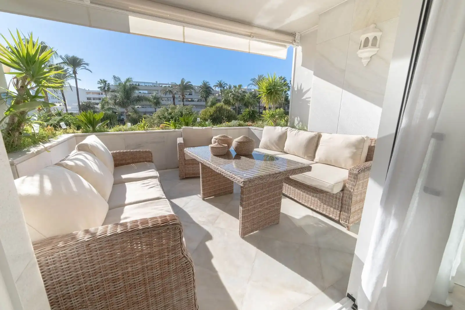 Terraza de Piso en venta en Marbella con Aire acondicionado, Terraza y Trastero