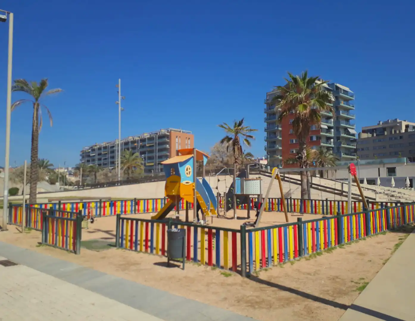 Exterior view of Flat for rent in Badalona  with Air Conditioner, Furnished and Alarm