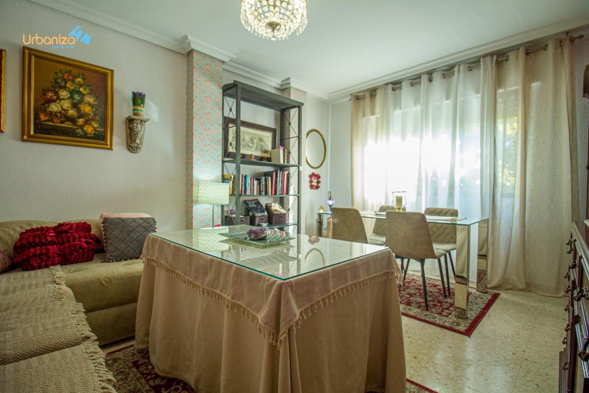 Comedor de Piso en venta en Badajoz Capital con Balcón