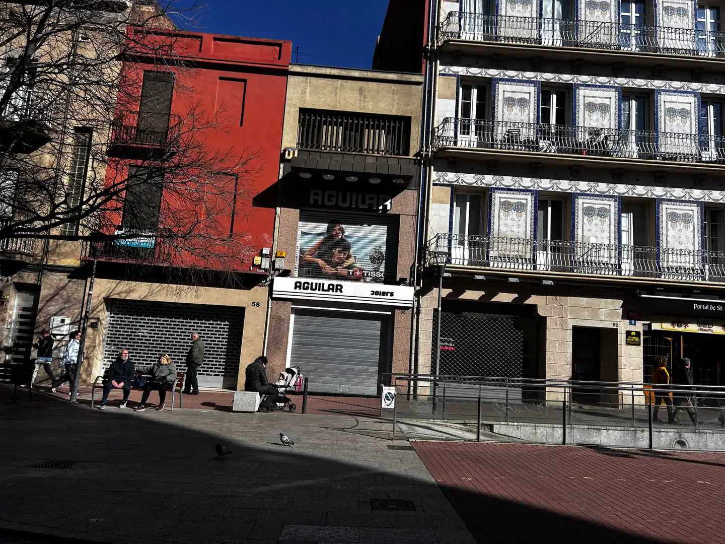 Vista exterior de Edificio en venta en Terrassa