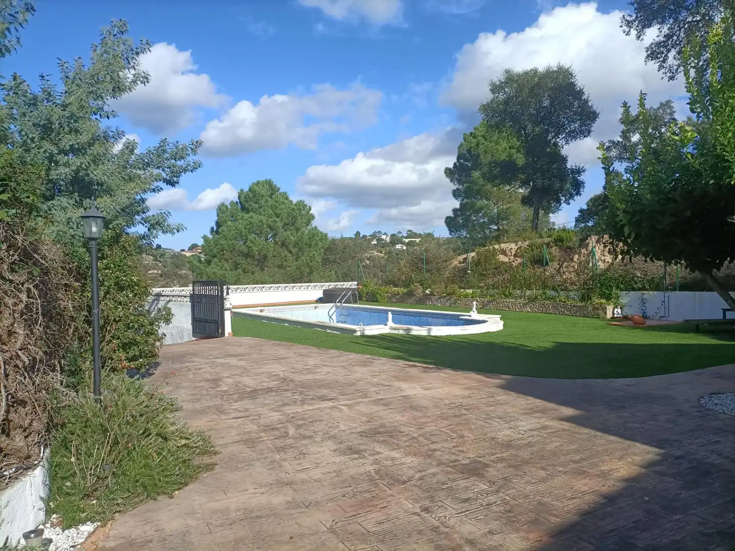 Detached house with terrace for sale in Rafael Albertí