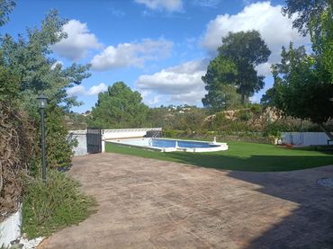 Chalet con balcón en venta en Rafael Albertí