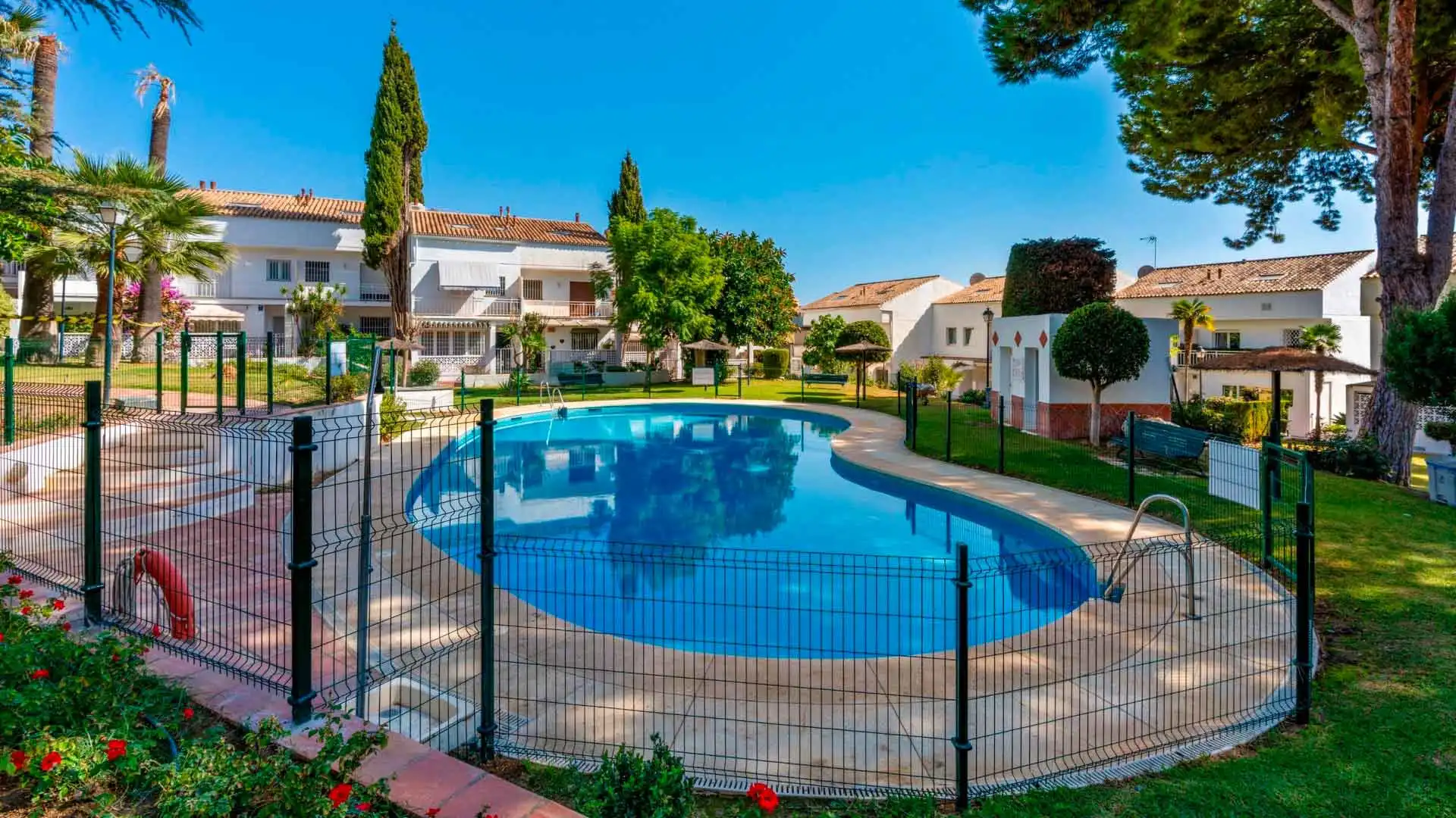Adossat amb piscina en venda a Milla de Oro, imagen 29