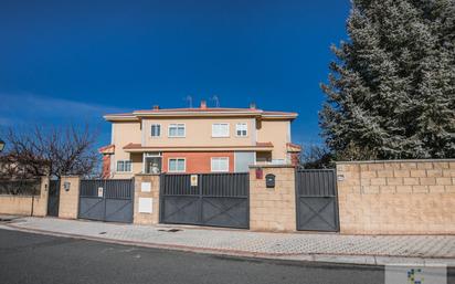 Außenansicht von Haus oder Chalet zum verkauf in Ávila Capital