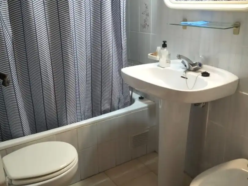 Bany de Pis en venda en Guardamar del Segura amb Terrassa i Balcó
