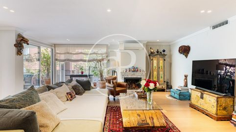 Foto 3 de Piso en venta en Carrer de Les Tres Torres, Les Tres Torres, Barcelona Capital