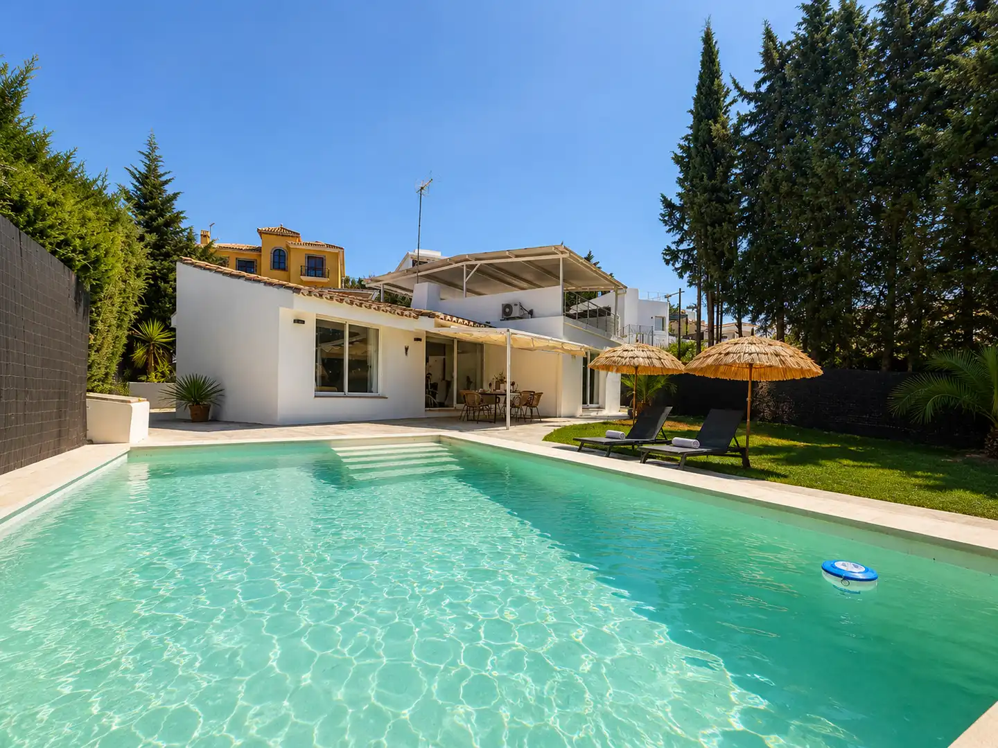 Haus mit Pool zum Verkauf in Costa Natura