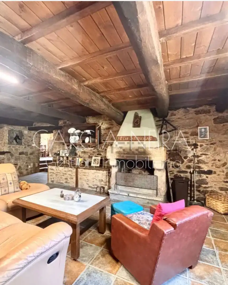 Finca rústica en venta en Baralla con Jardín privado, Parquet y Amueblado