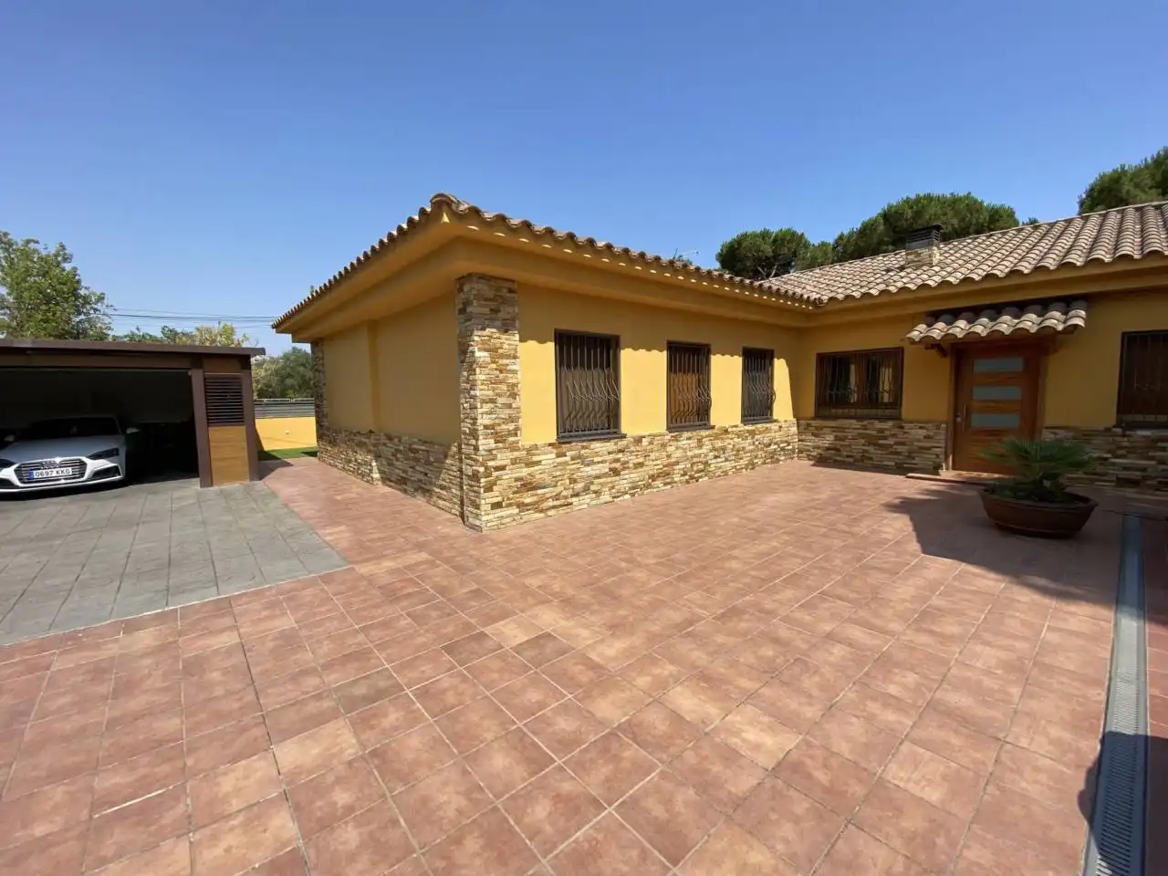 Vista exterior de Casa o xalet en venda en Cerdanyola del Vallès