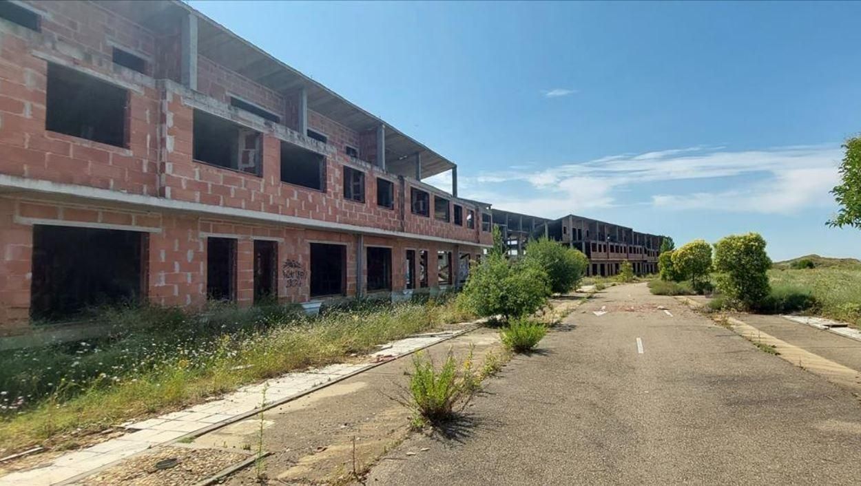 Exterior view of Building for sale in Valdefresno