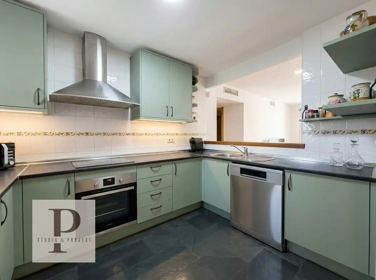 Cocina de Piso en venta en Torremolinos con Calefacción, Terraza y Amueblado