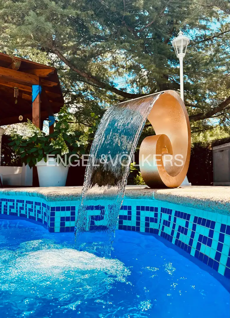 Piscina de Casa o xalet en venda en Galapagar amb Aire condicionat, Calefacció i Jardí privat